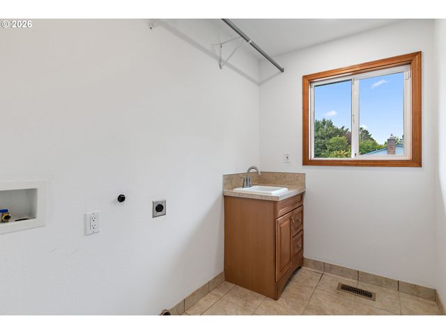 485 Se CENTURION Ave, Gresham, OR 97030