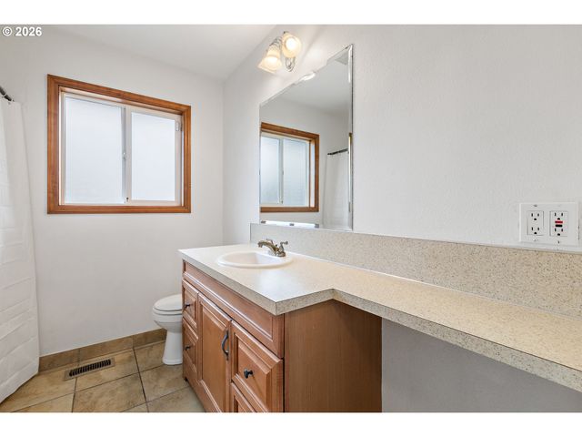 485 Se CENTURION Ave, Gresham, OR 97030