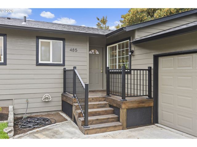 485 Se CENTURION Ave, Gresham, OR 97030