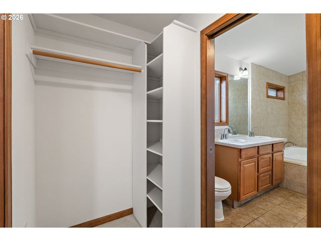 485 Se CENTURION Ave, Gresham, OR 97030