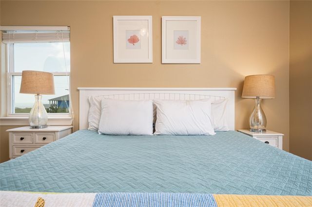 1799 Redfish Lane, Crystal Beach, TX 77650