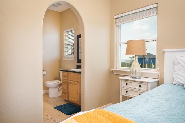 1799 Redfish Lane, Crystal Beach, TX 77650