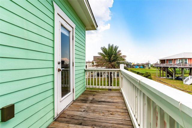 1799 Redfish Lane, Crystal Beach, TX 77650