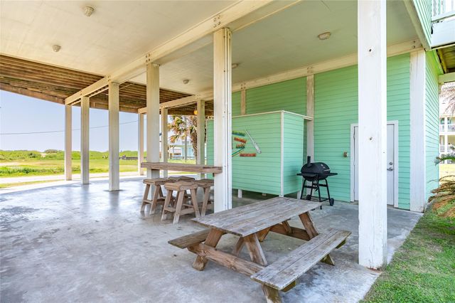 1799 Redfish Lane, Crystal Beach, TX 77650