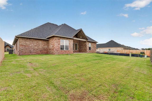 10433 SW 51st Street, Mustang, OK 73064