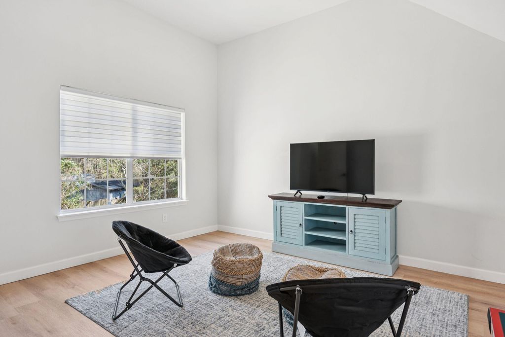 Image 20 of property listing at 2730 Seastrand Lane, Mount Pleasant, SC 29466