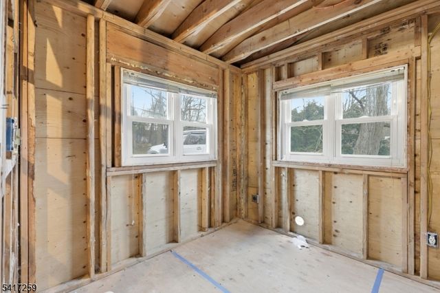 19 Sutton Rd, Hopatcong Boro, NJ 07843