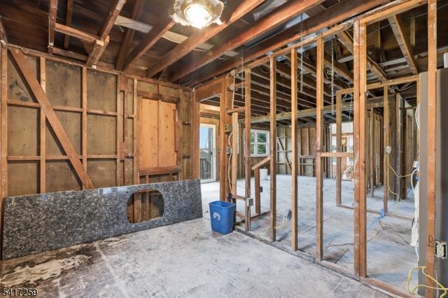 19 Sutton Rd, Hopatcong Boro, NJ 07843