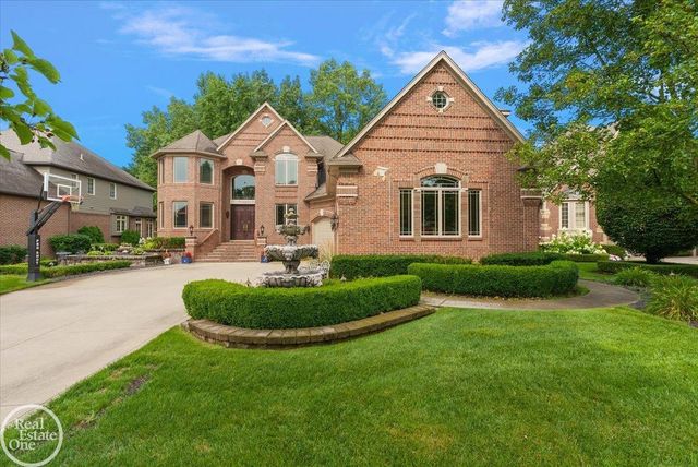 57177 Covington Drive, Washington Twp, MI 48094