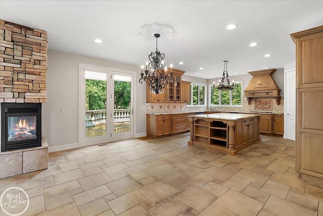 57177 Covington Drive, Washington Twp, MI 48094