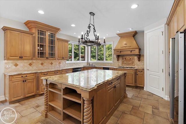 57177 Covington Drive, Washington Twp, MI 48094
