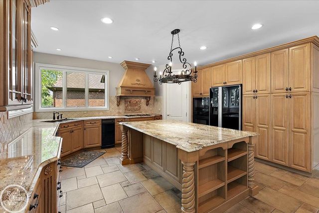 57177 Covington Drive, Washington Twp, MI 48094