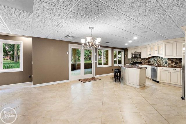 57177 Covington Drive, Washington Twp, MI 48094