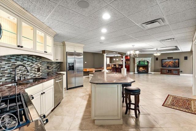 57177 Covington Drive, Washington Twp, MI 48094