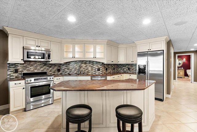 57177 Covington Drive, Washington Twp, MI 48094