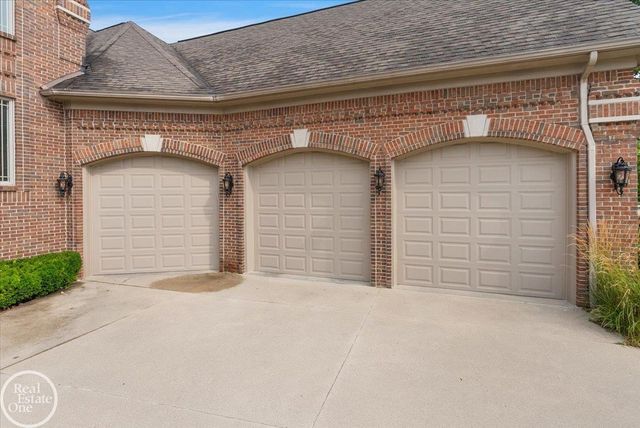 57177 Covington Drive, Washington Twp, MI 48094