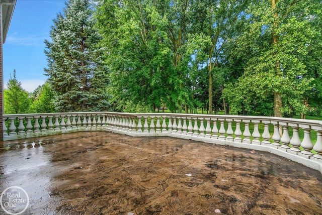 57177 Covington Drive, Washington Twp, MI 48094