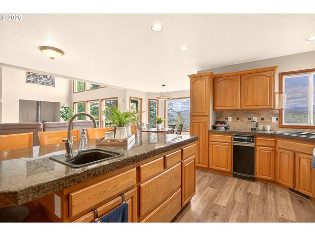 832 Wildlife Dr, Washougal, WA 98671