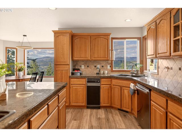 832 Wildlife Dr, Washougal, WA 98671