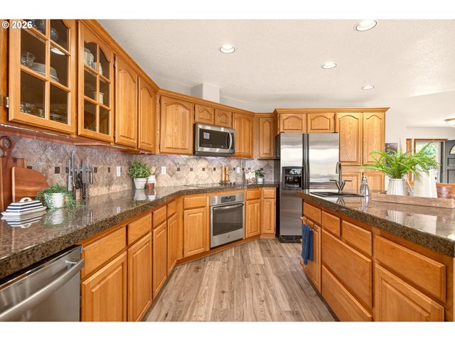 832 Wildlife Dr, Washougal, WA 98671