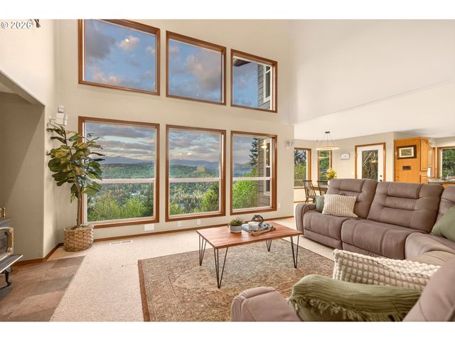 832 Wildlife Dr, Washougal, WA 98671