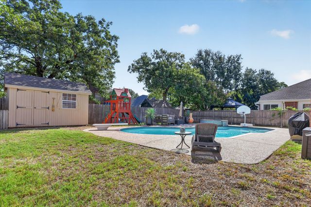 3804 Oak Park Drive, Flower Mound, TX 75028