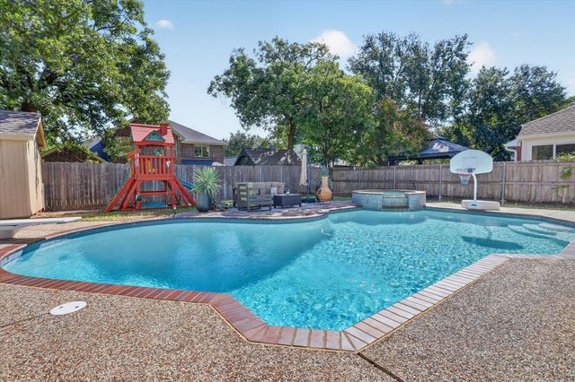 3804 Oak Park Drive, Flower Mound, TX 75028