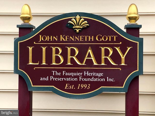 4048 RECTORTOWN RD, Marshall, VA 20115