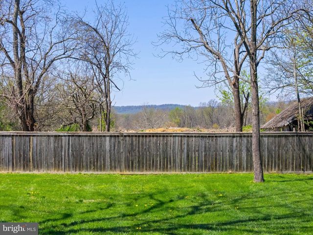 4048 RECTORTOWN RD, Marshall, VA 20115