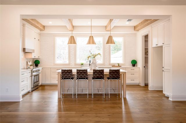 20602 Deep CRK, Lago Vista, TX 78645