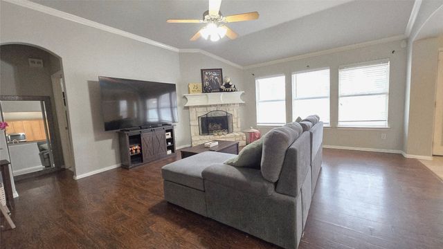 16 Mary Lou Court, Mansfield, TX 76063