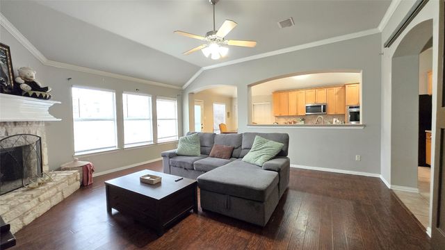 16 Mary Lou Court, Mansfield, TX 76063