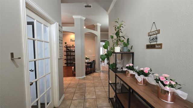 16 Mary Lou Court, Mansfield, TX 76063