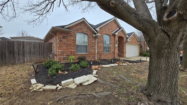 16 Mary Lou Court, Mansfield, TX 76063