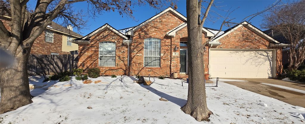 16 Mary Lou Court, Mansfield, TX 76063