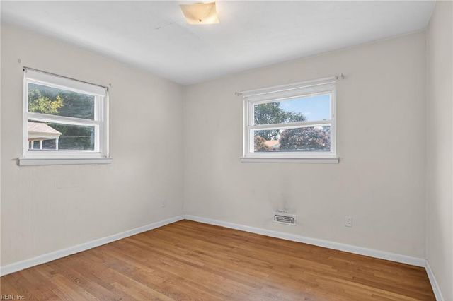 8052 Lynnbrook DR, Norfolk, VA 23518