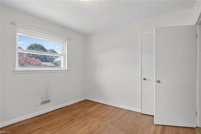 8052 Lynnbrook DR, Norfolk, VA 23518