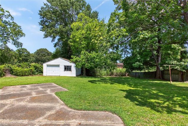 8052 Lynnbrook DR, Norfolk, VA 23518