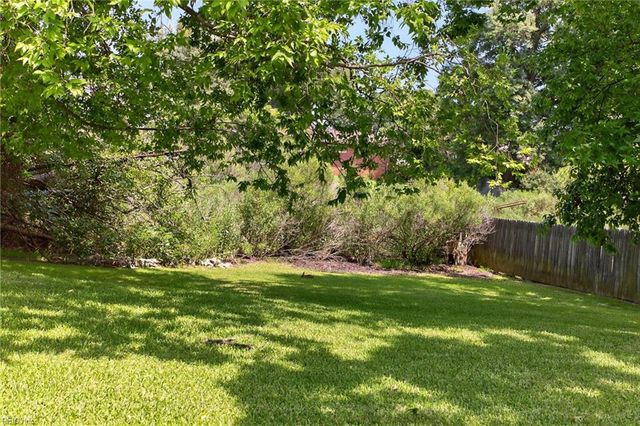 8052 Lynnbrook DR, Norfolk, VA 23518