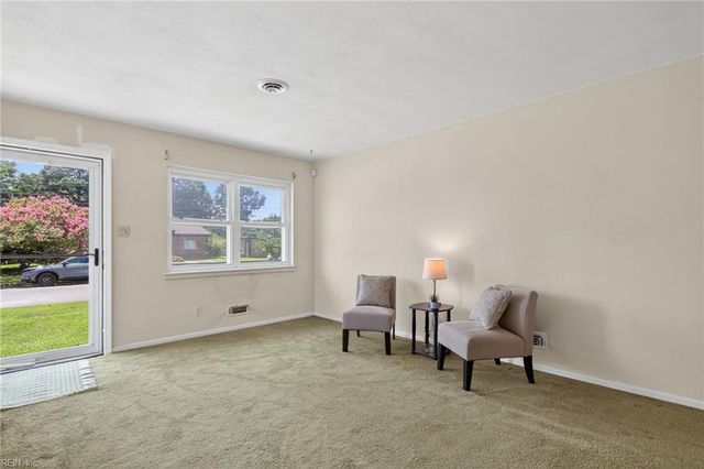 8052 Lynnbrook DR, Norfolk, VA 23518