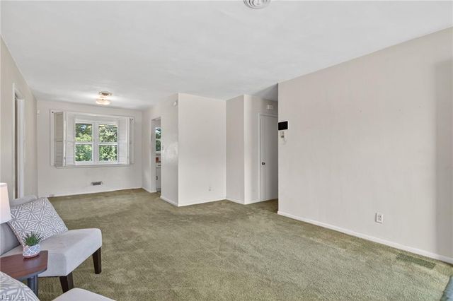 8052 Lynnbrook DR, Norfolk, VA 23518