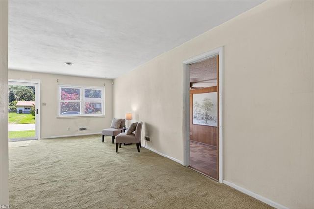 8052 Lynnbrook DR, Norfolk, VA 23518