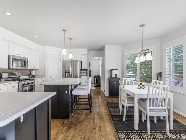 9583 S SWALLOWTAIL CIR, South Jordan, UT 84095