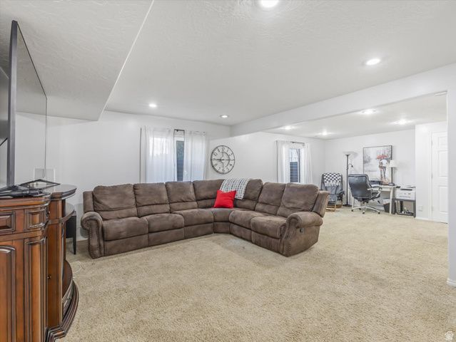 9583 S SWALLOWTAIL CIR, South Jordan, UT 84095