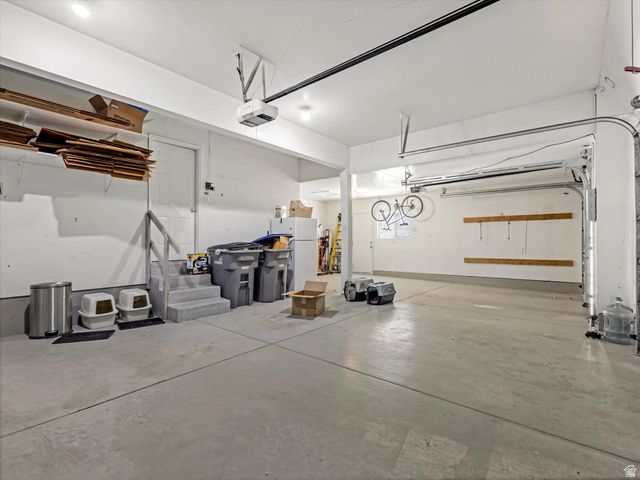 9583 S SWALLOWTAIL CIR, South Jordan, UT 84095