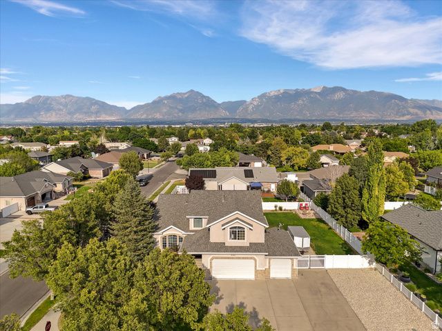 9583 S SWALLOWTAIL CIR, South Jordan, UT 84095