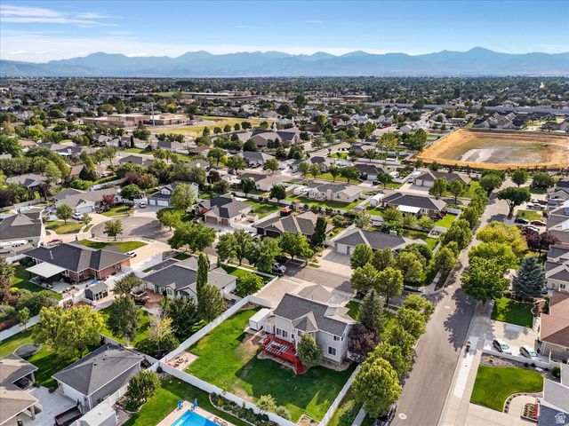 9583 S SWALLOWTAIL CIR, South Jordan, UT 84095