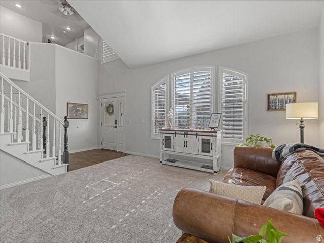 9583 S SWALLOWTAIL CIR, South Jordan, UT 84095