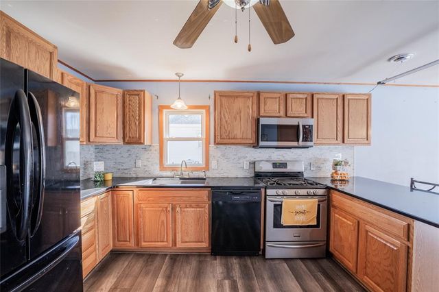 121 W Oak Street, Stanley, WI 54768