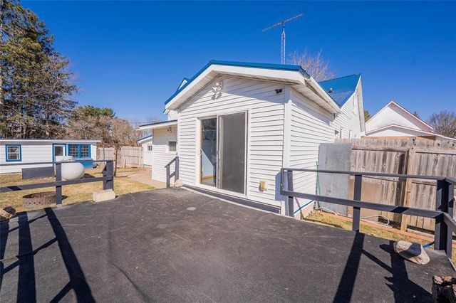 121 W Oak Street, Stanley, WI 54768